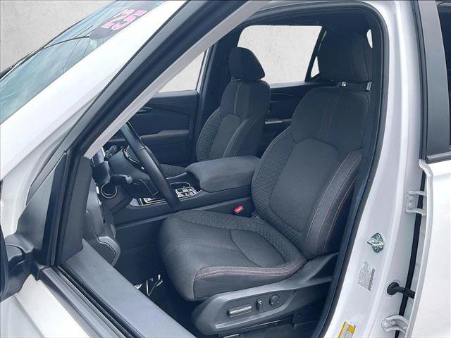 Used 2025 Honda Pilot Sport image 27
