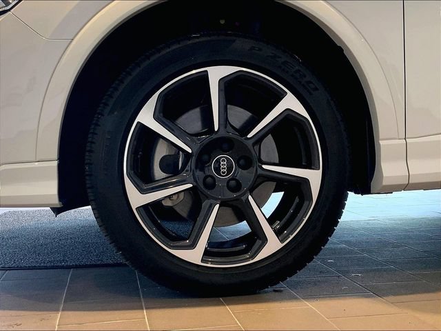 Certified 2025 Audi Q3 2.0T Premium Plus w/ Premium Plus Package AWD/4WD image 9
