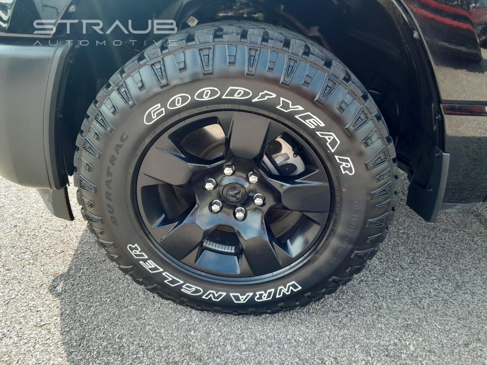 Used 2025 RAM 1500 Warlock AWD/4WD image 9