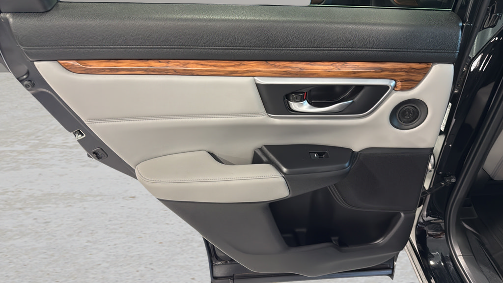 Used 2020 Honda CR-V Touring image 14