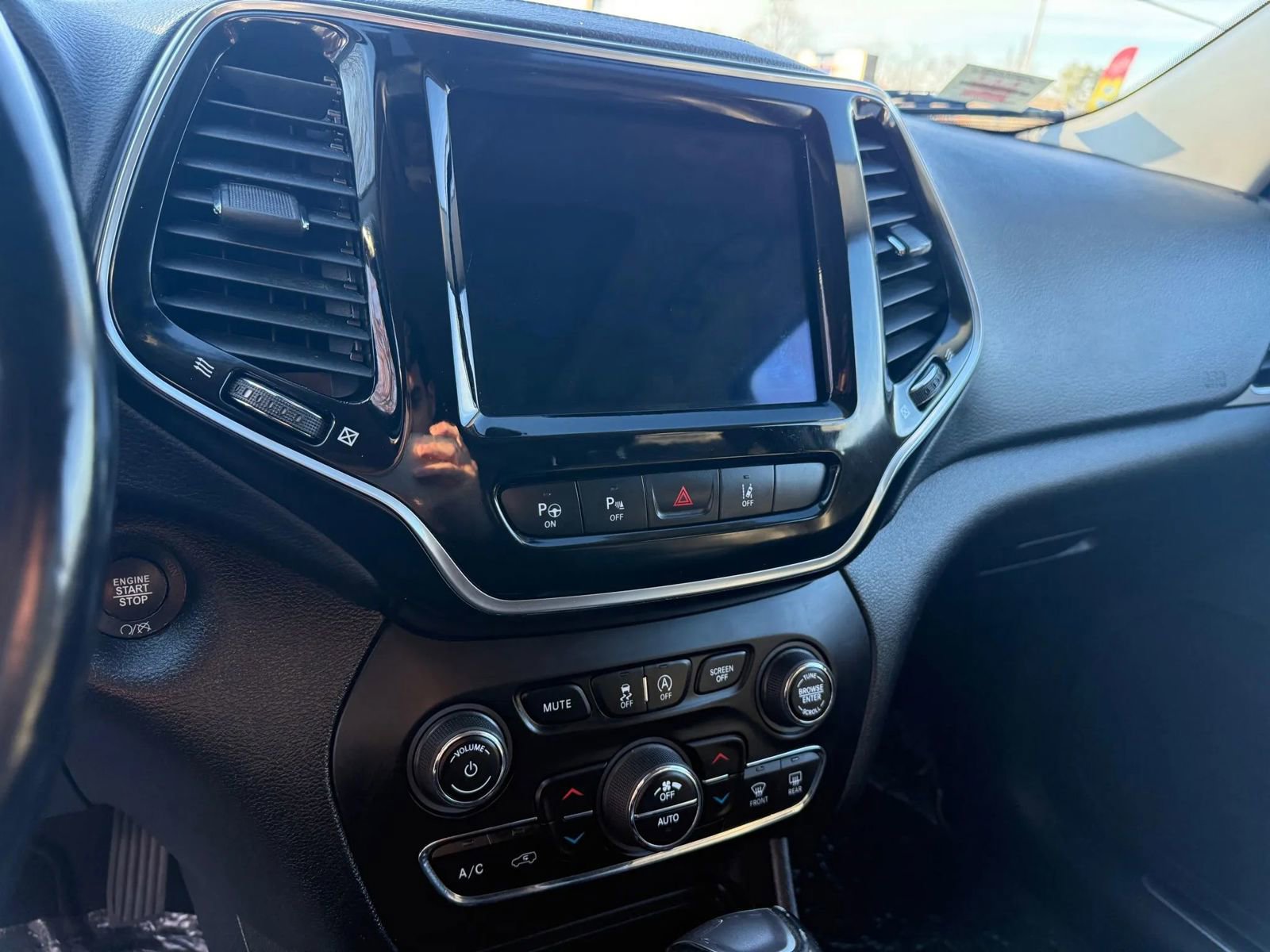 Used 2021 Jeep Cherokee Limited AWD/4WD image 12
