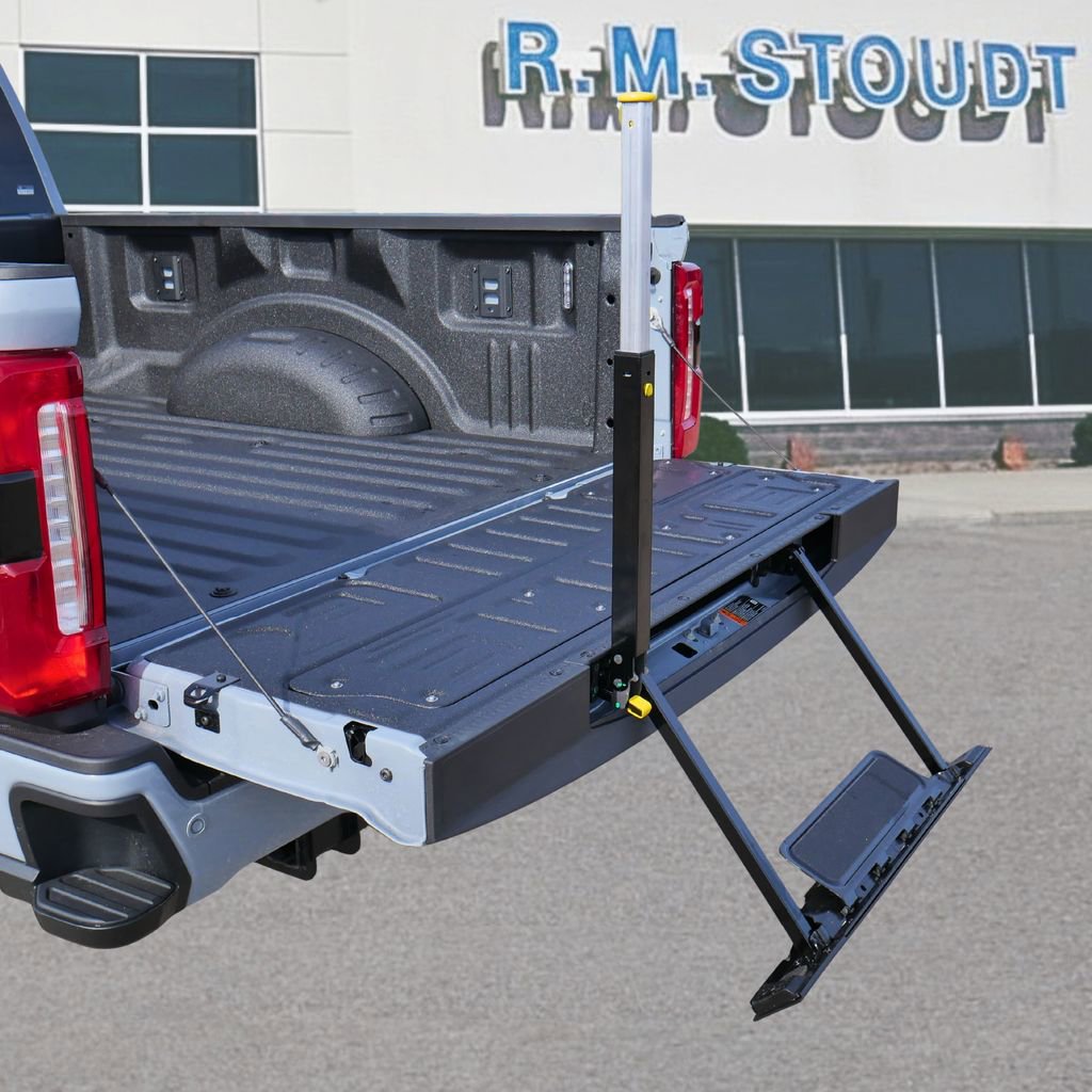 New 2026 Ford F250 Lariat w/ Black Appearance Package image 22