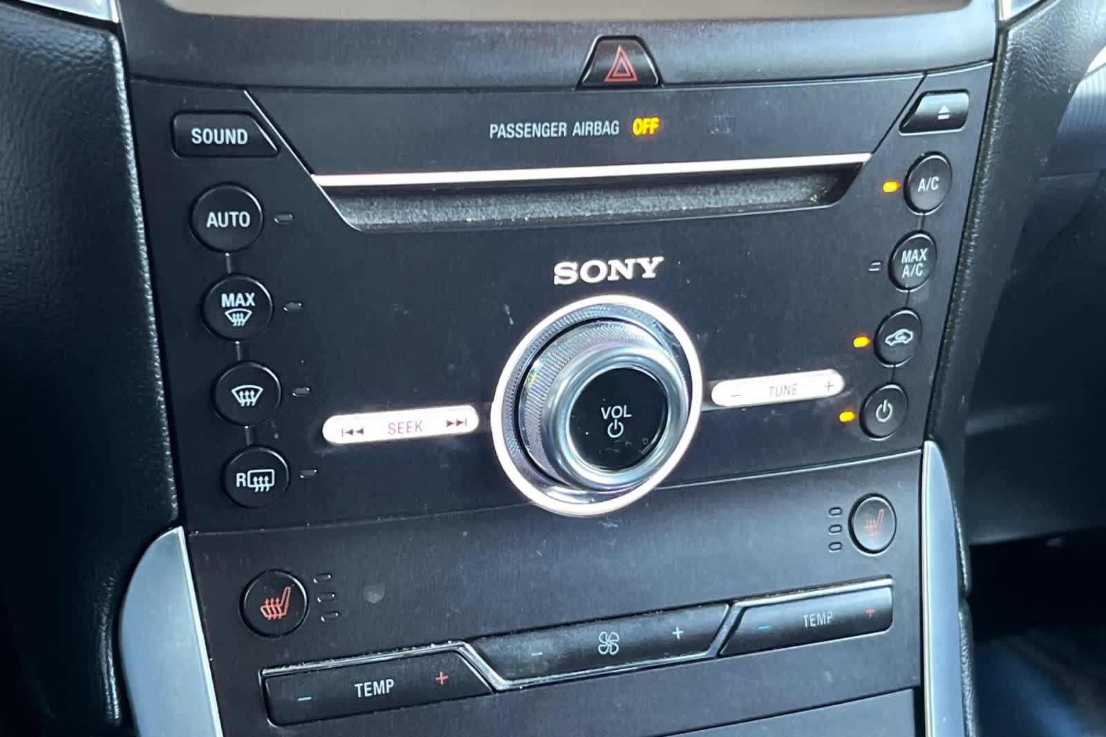 Used 2018 Ford Edge Titanium FWD image 22