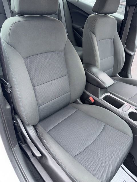 Used 2016 Chevrolet Cruze LT image 19