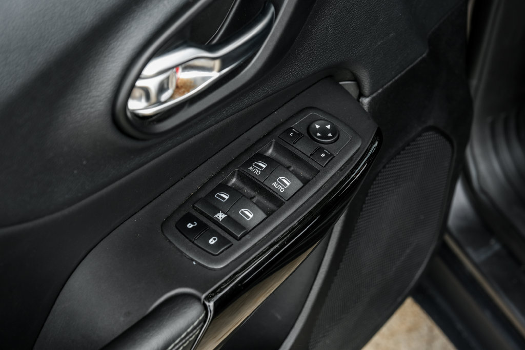 Used 2023 Jeep Cherokee Altitude Lux AWD/4WD image 56