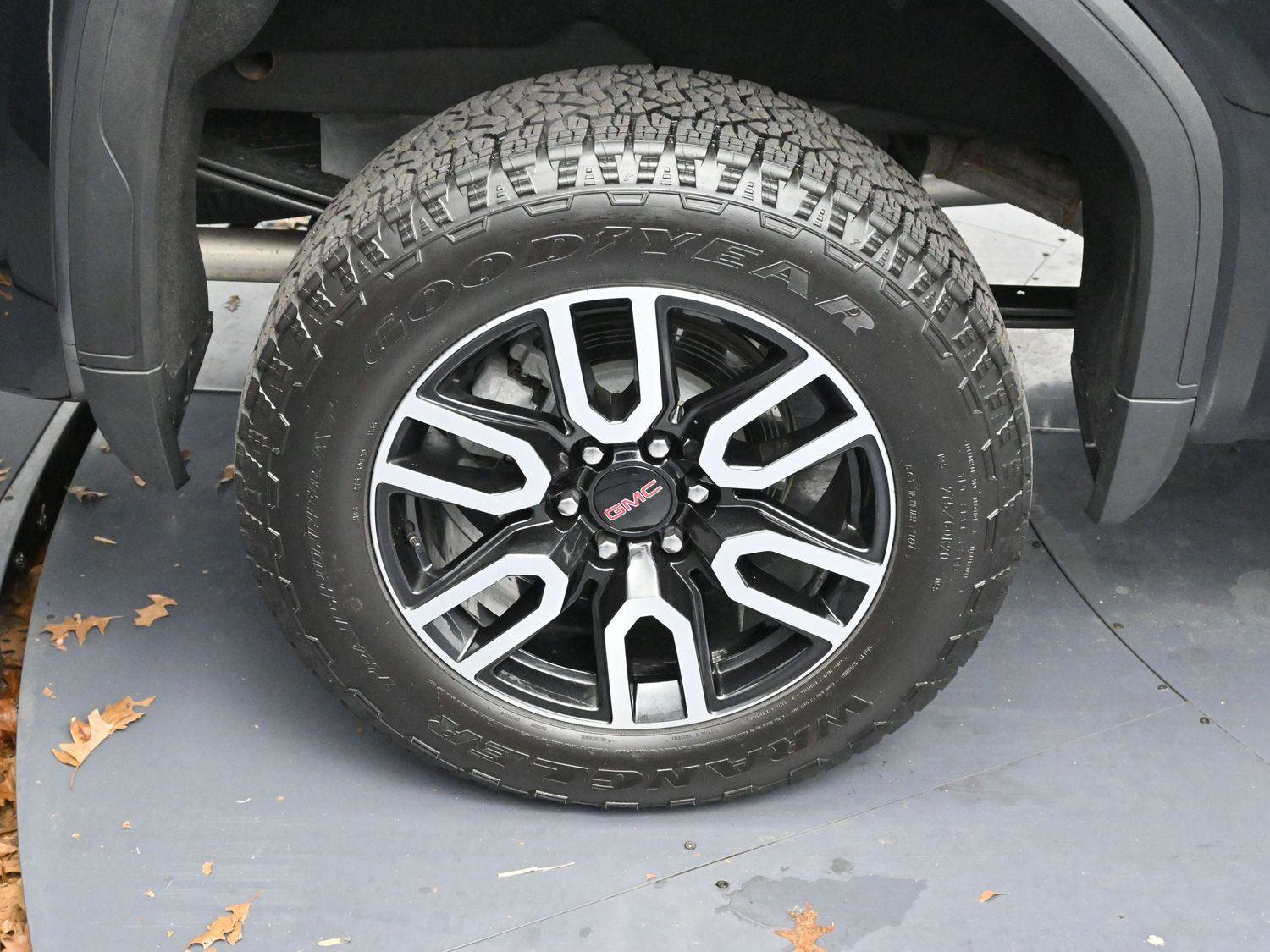 Used 2024 GMC Sierra 1500 AT4 w/ Technology Package image 37