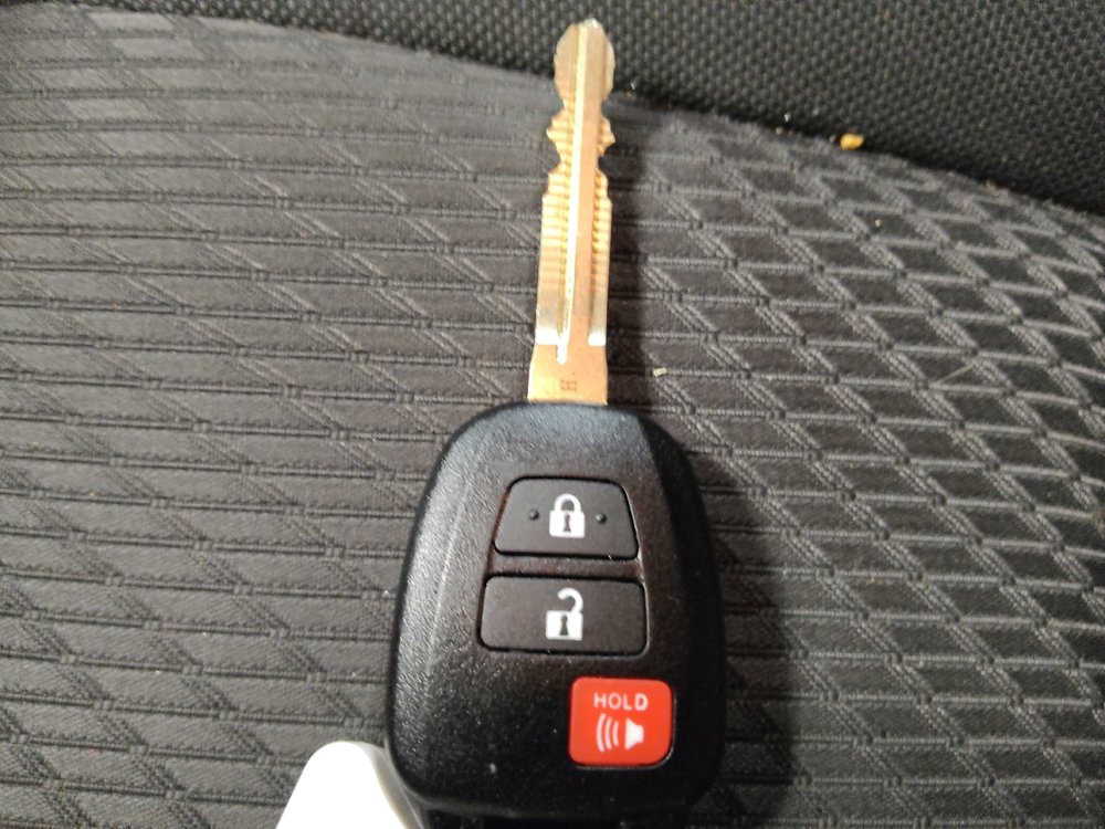 Used 2018 Toyota Highlander LE w/ Protection Package #3 AWD/4WD image 32