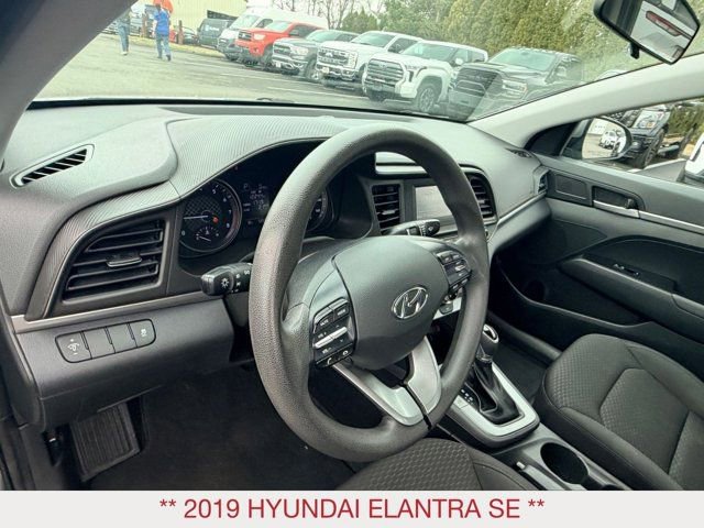 Used 2019 Hyundai Elantra SE w/ Cargo Package image 16