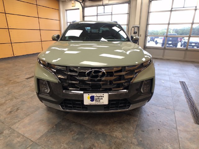 Used 2024 Hyundai Santa Cruz Limited AWD/4WD image 2