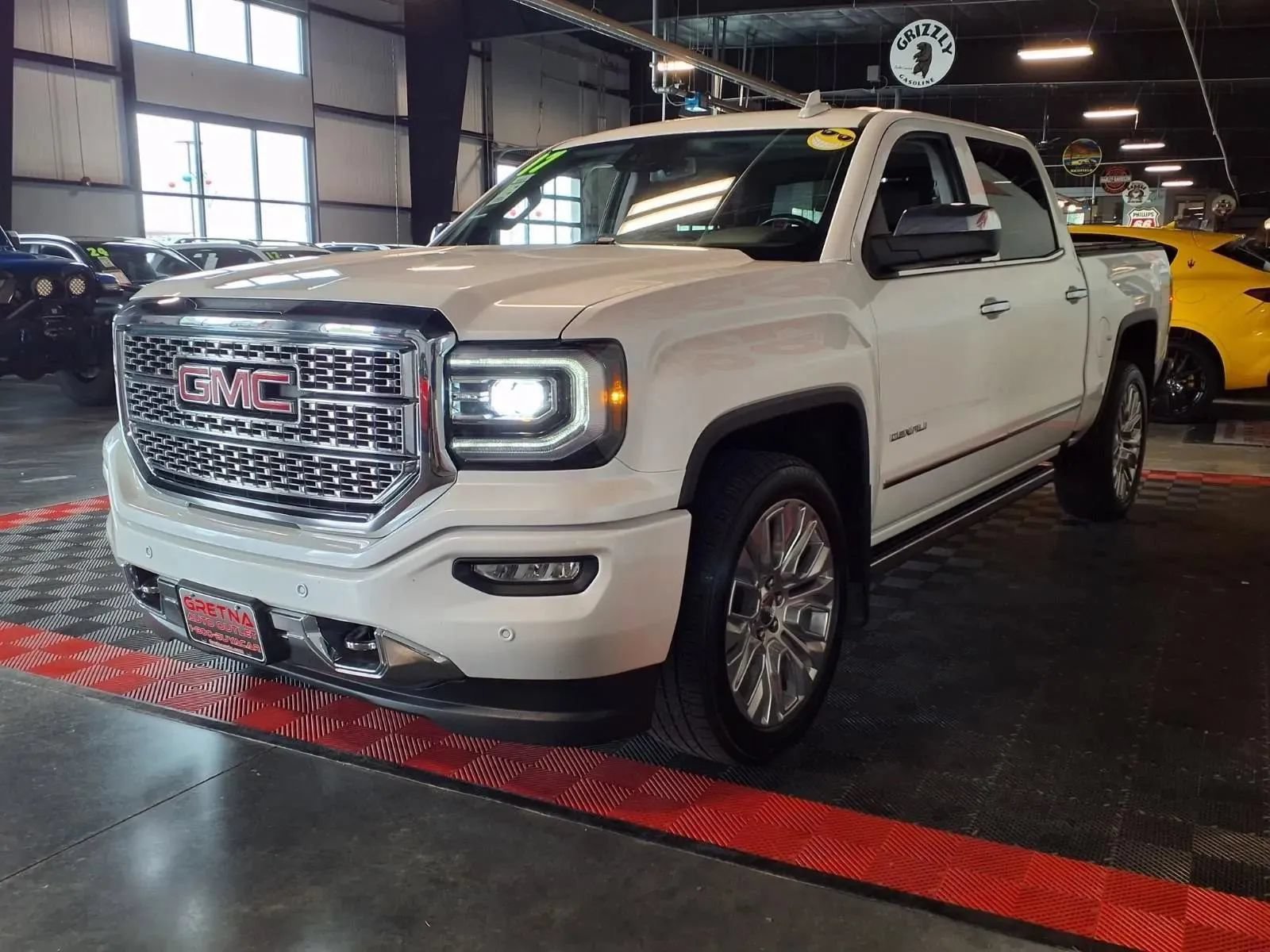 Used 2017 GMC Sierra 1500 Denali w/ Denali Ultimate Package AWD/4WD image 4