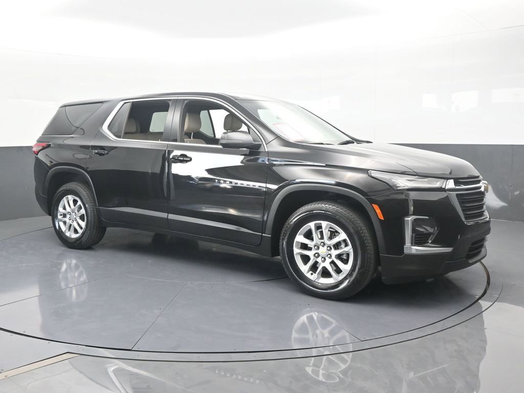 Used 2023 Chevrolet Traverse LS image 8