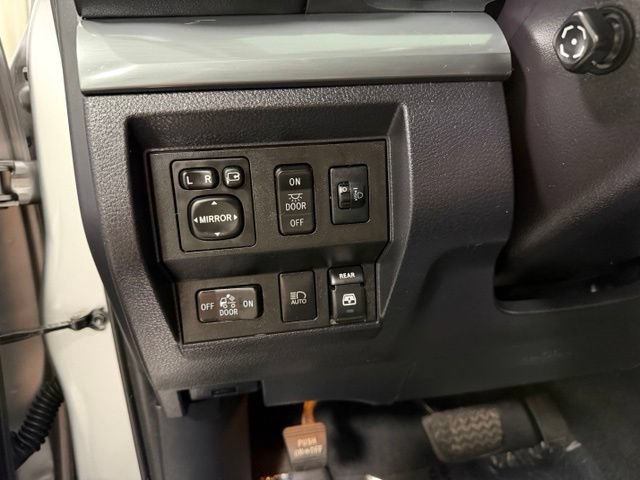 Used 2018 Toyota Tundra Platinum AWD/4WD image 16