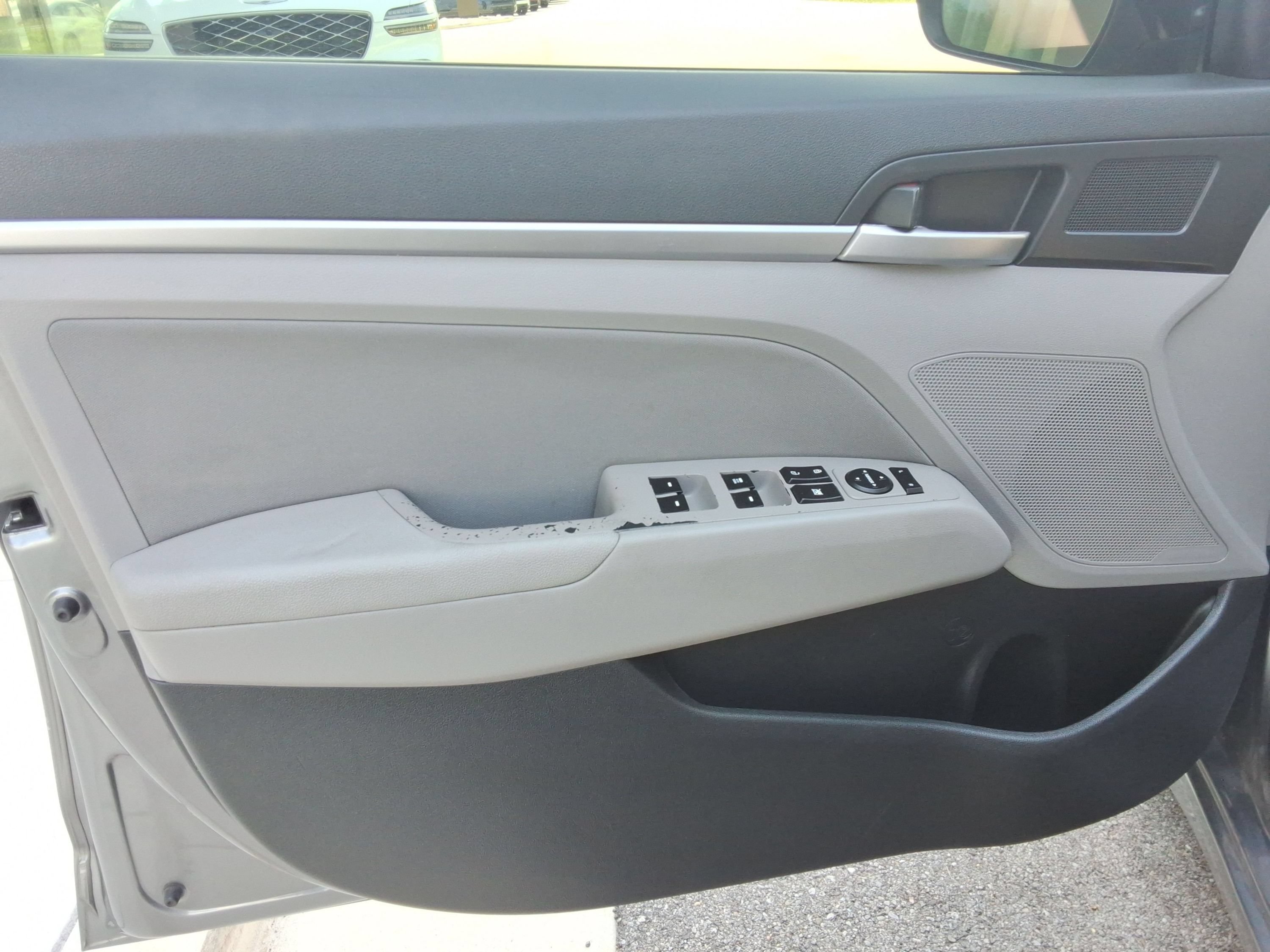 Used 2019 Hyundai Elantra SEL FWD image 30