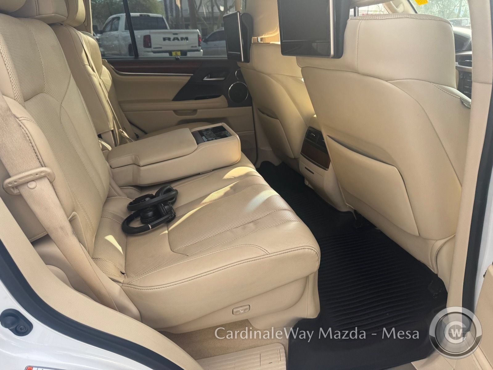 Used 2021 Lexus LX 570 4WD w/ Luxury Package image 30