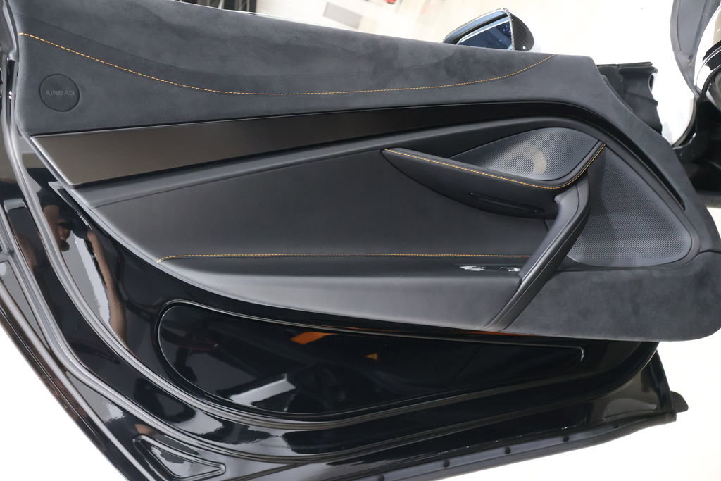 Used 2020 McLaren 720S Spider image 39