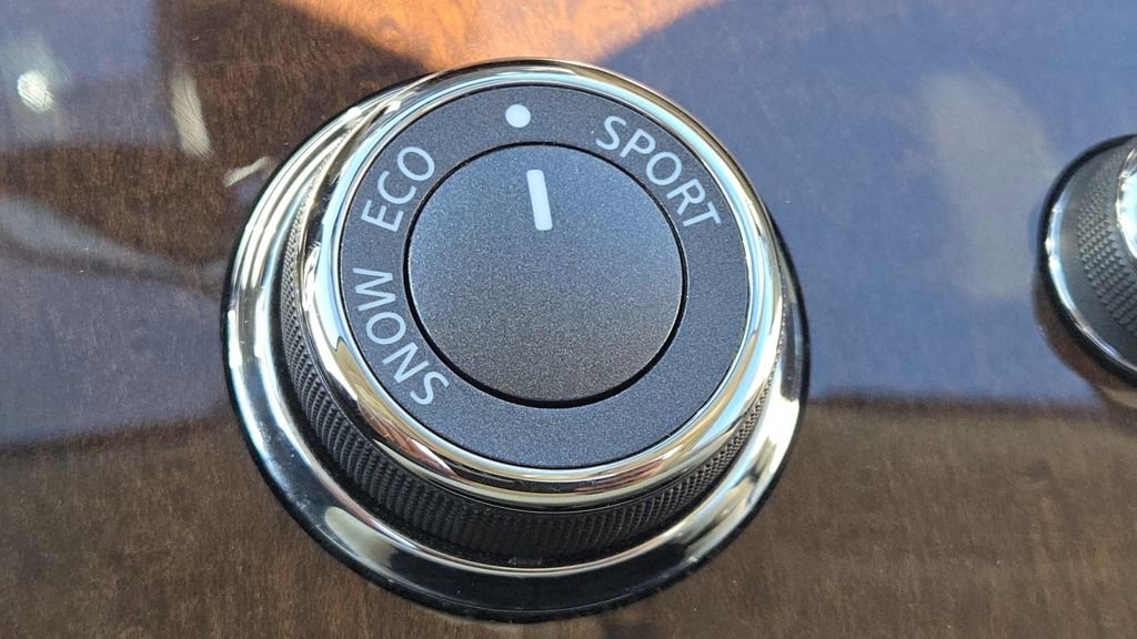 Used 2019 INFINITI QX60 Luxe w/ Sensory Package image 10