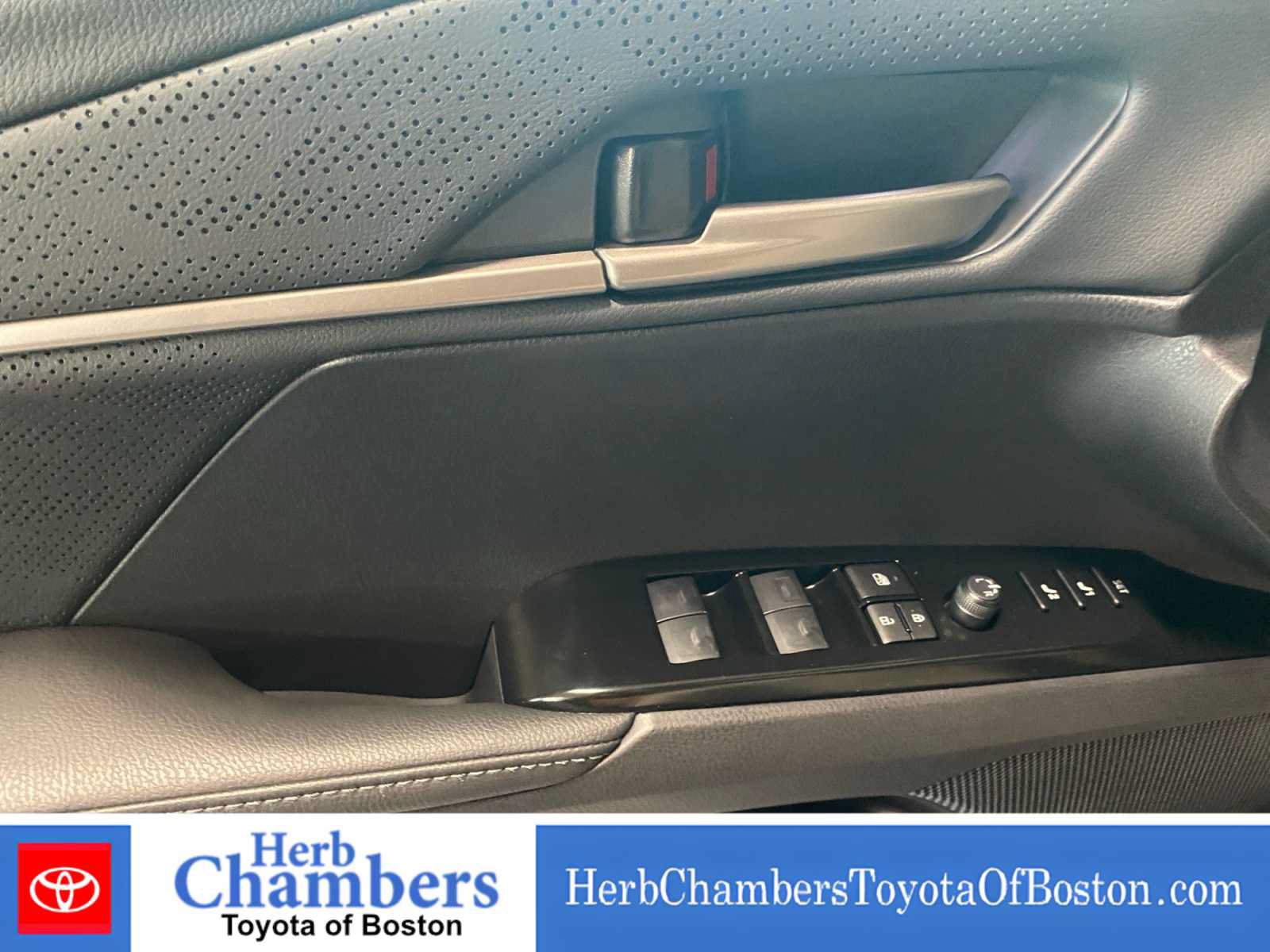 New 2026 Toyota Camry XSE w/ Premium Package AWD/4WD image 15