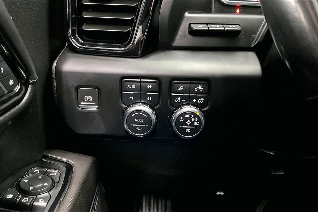 Used 2024 GMC Sierra 2500 AT4X image 17