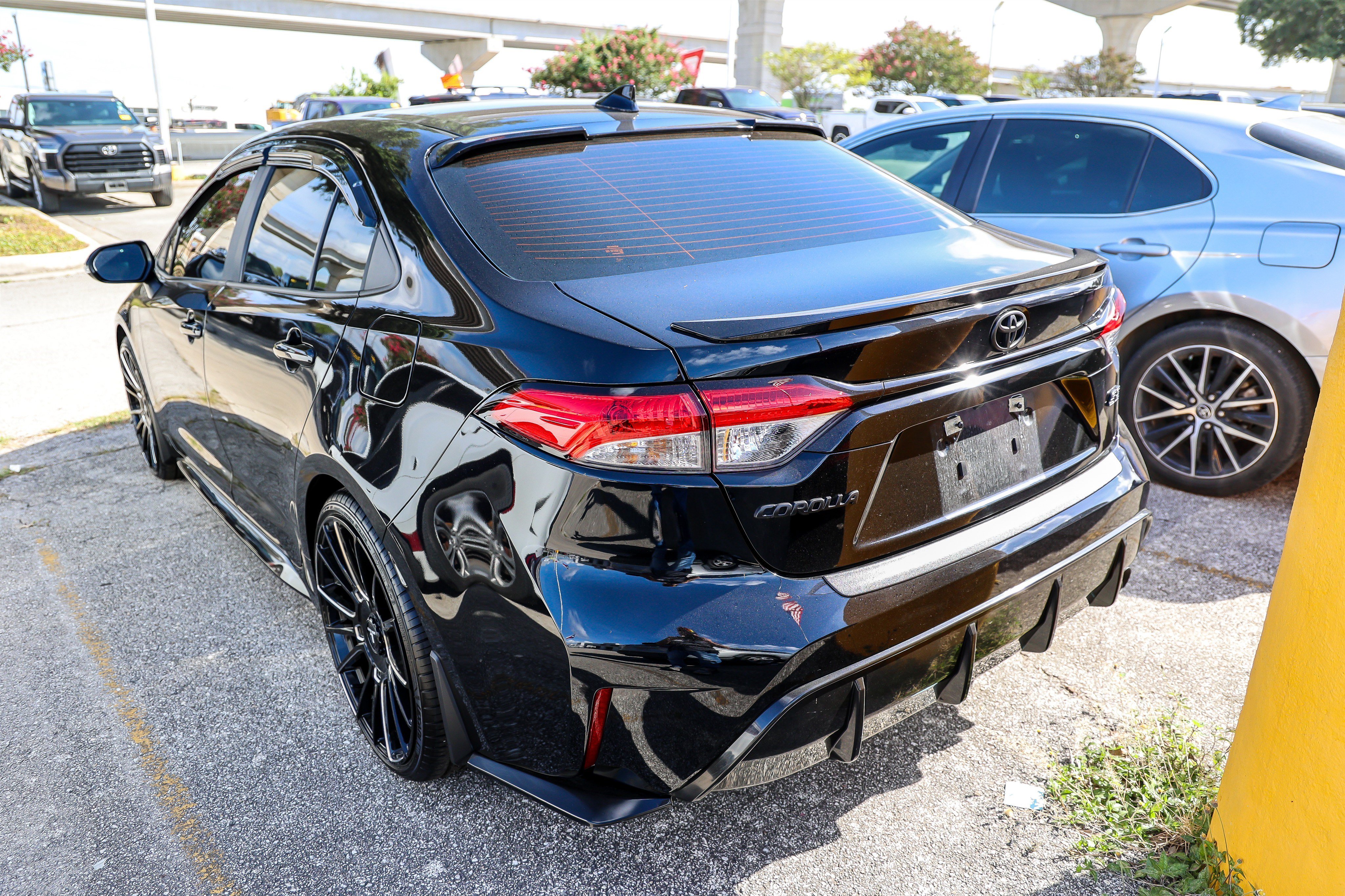Used 2025 Toyota Corolla SE FWD image 10