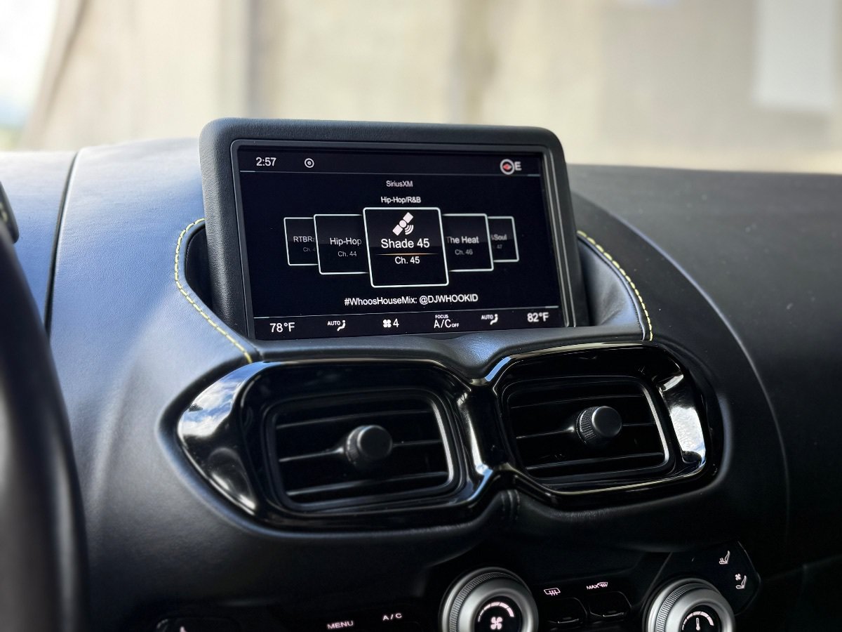 Used 2020 Aston Martin V8 Vantage Coupe RWD image 24