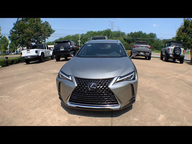 Certified 2022 Lexus UX 200 w/ Accessory Package (Z2) FWD image 3
