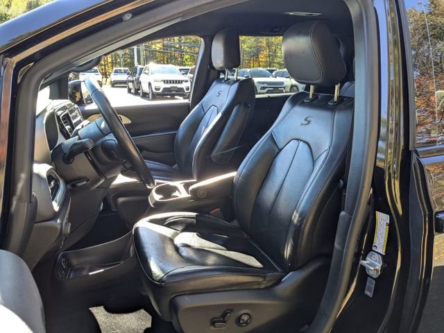 Certified 2020 Chrysler Pacifica Touring-L w/ Advanced Safetytec Group image 20