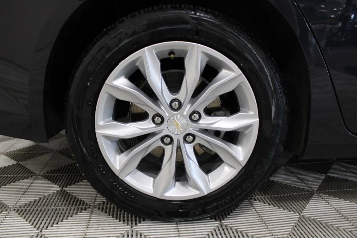 Used 2023 Chevrolet Malibu LT image 42