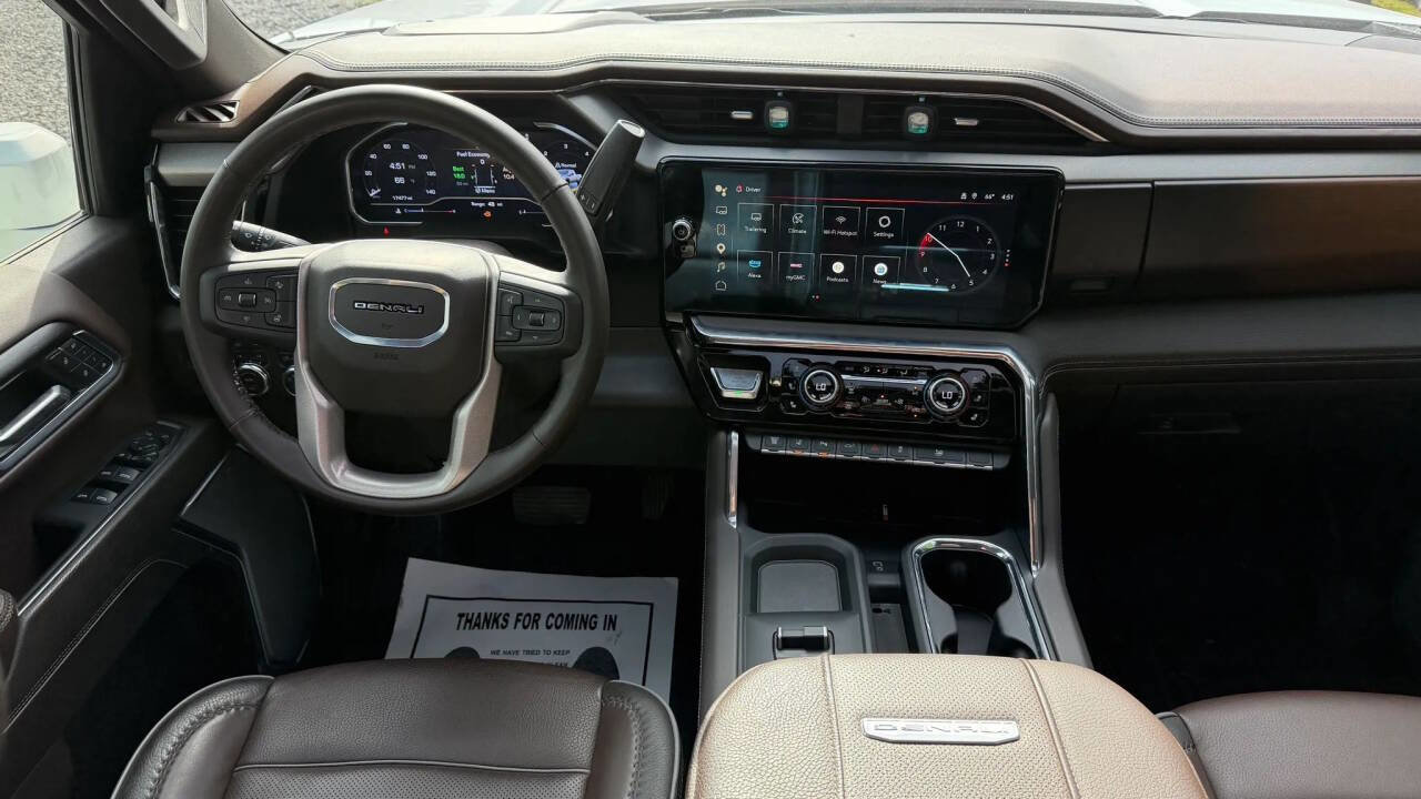 Used 2025 GMC Sierra 3500 Denali w/ Denali Reserve Package AWD/4WD image 17