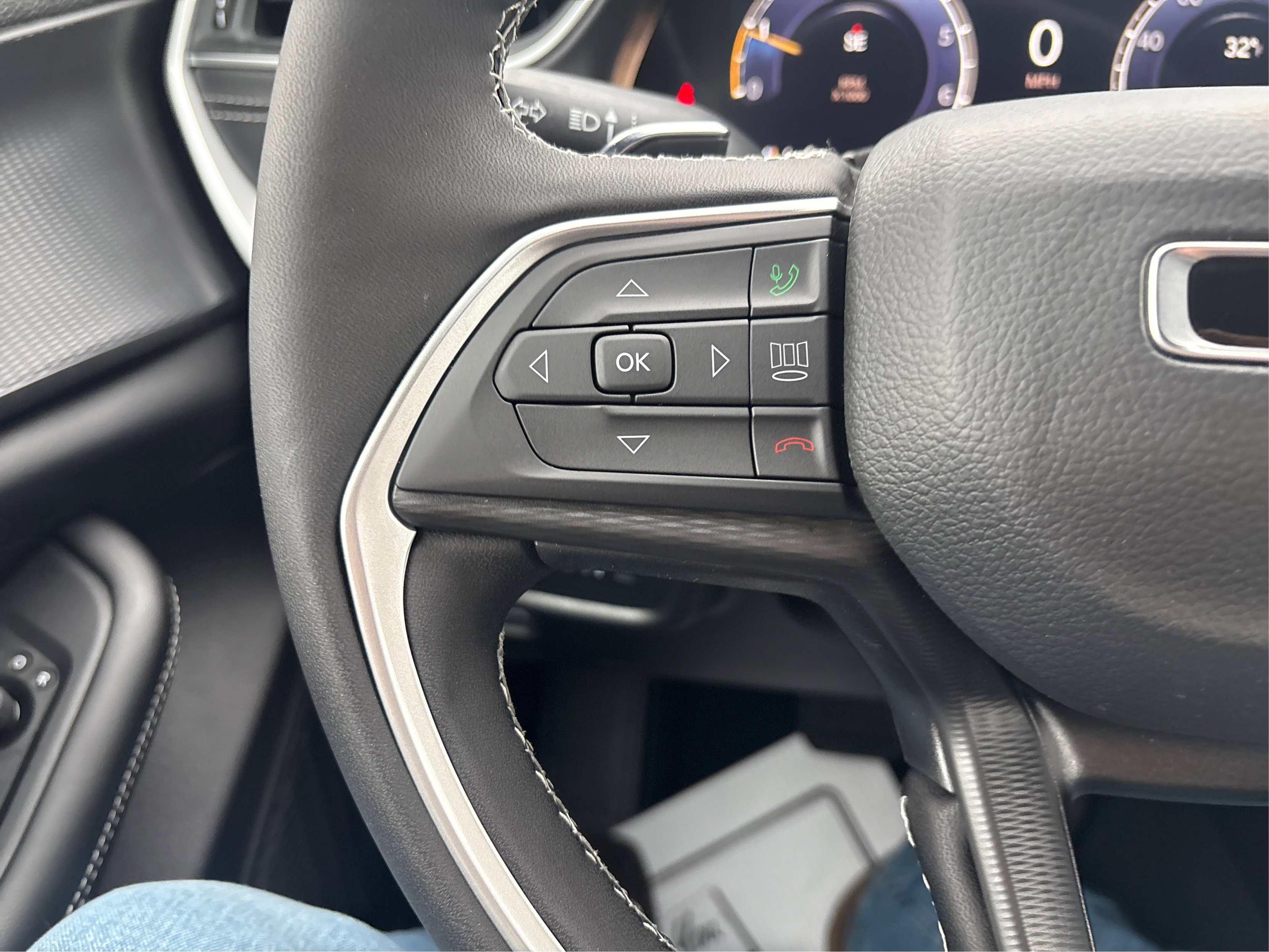 New 2025 Jeep Grand Cherokee 4WD image 25