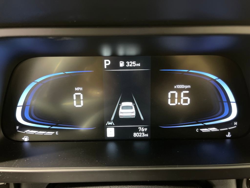 Certified 2025 Hyundai Elantra Sport image 20