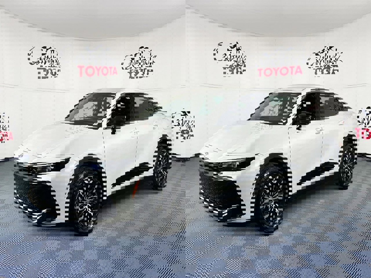 Used 2026 Toyota Crown XLE image 2