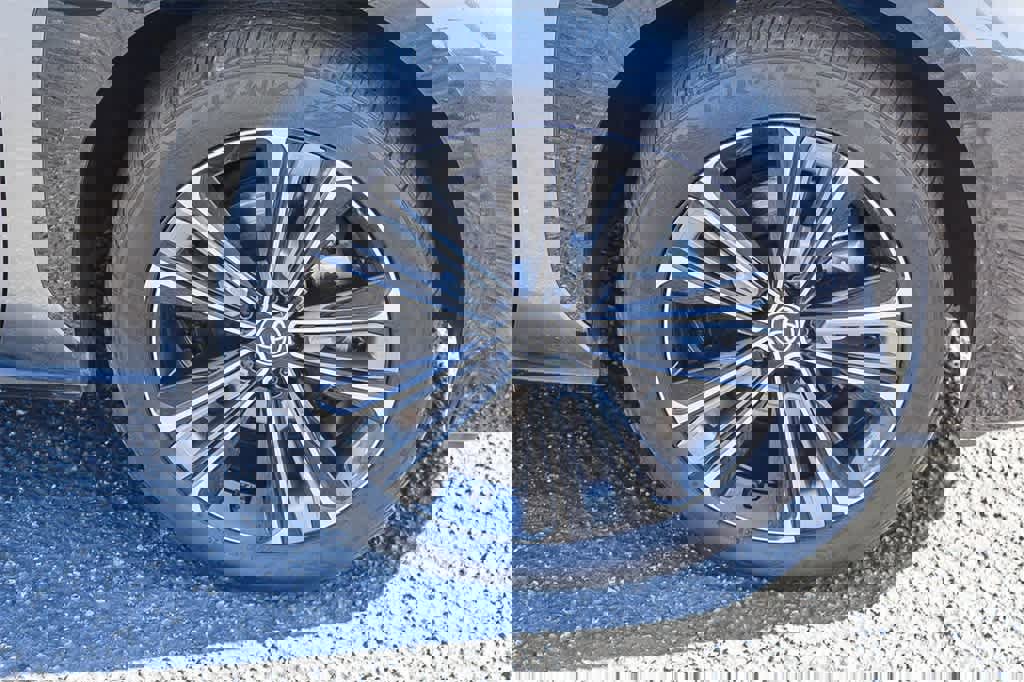 Used 2023 Toyota bZ4X Limited image 14