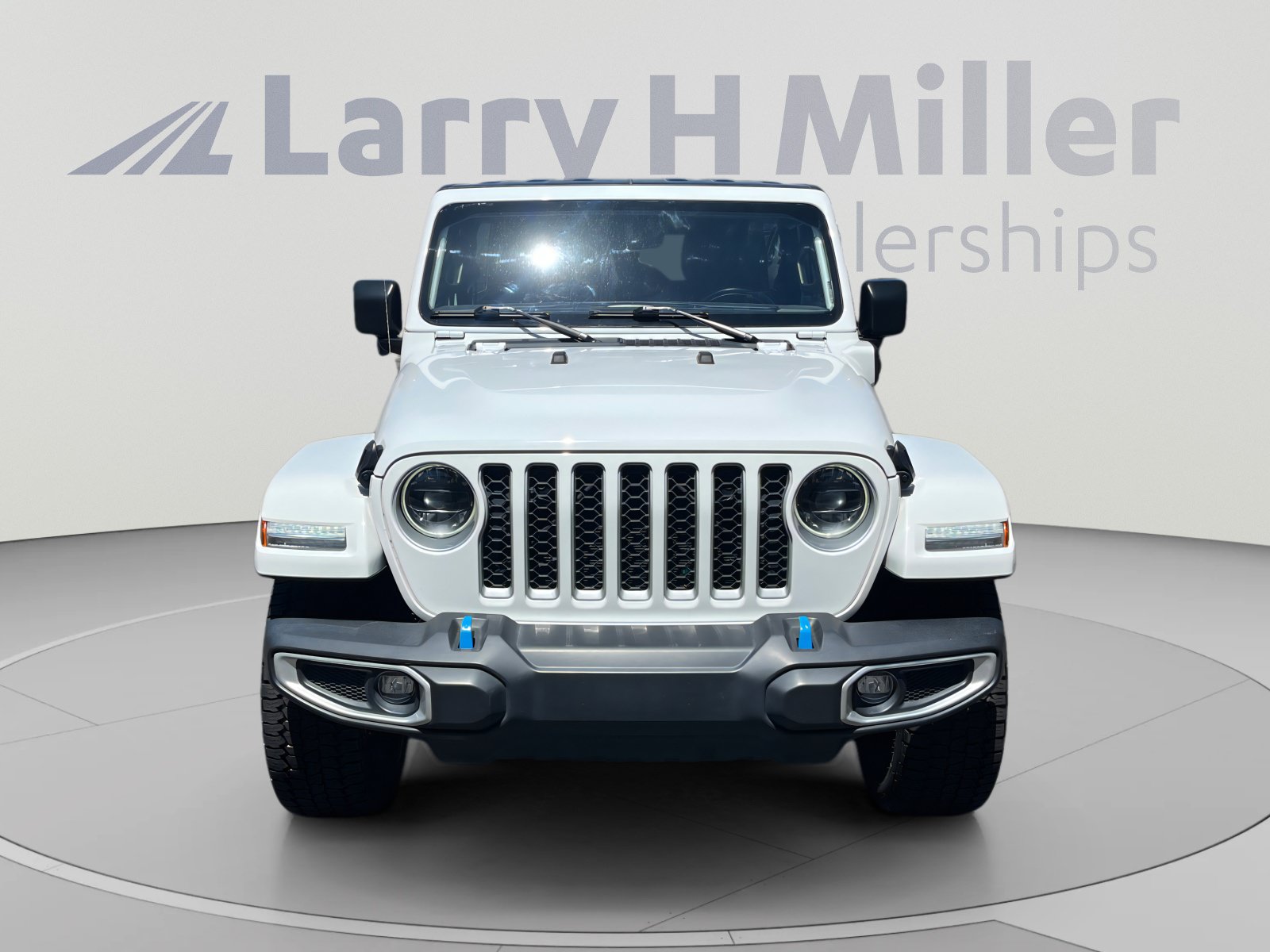 Used 2023 Jeep Wrangler Unlimited Sahara w/ Cold Weather Group AWD/4WD image 8