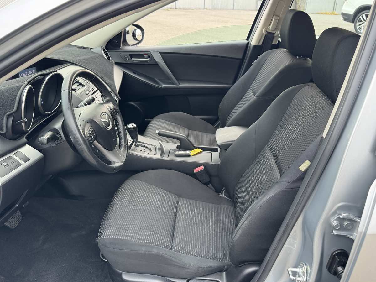 Used 2013 MAZDA MAZDA3 i Touring image 20