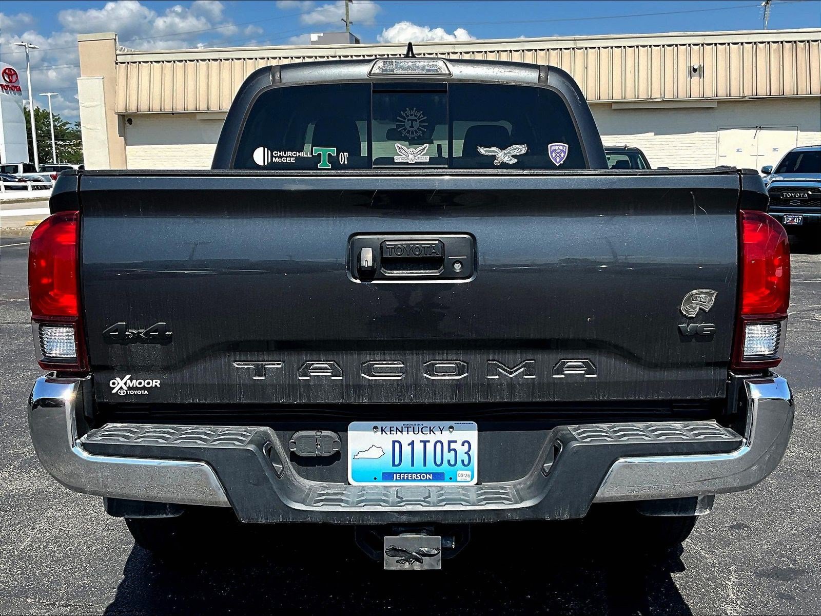Used 2018 Toyota Tacoma SR5 AWD/4WD image 5