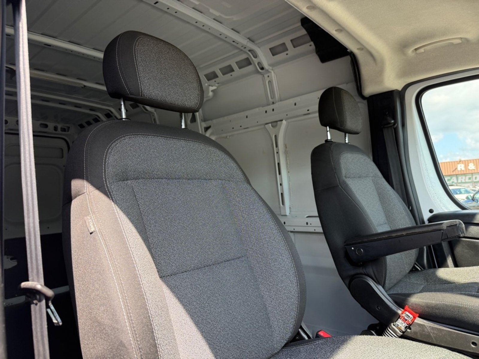 Used 2023 RAM ProMaster 2500 FWD image 24