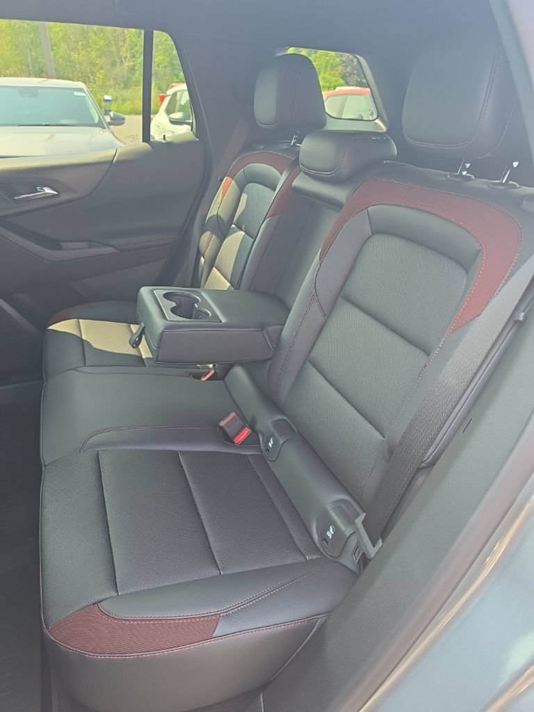 New 2027 Chevrolet Equinox RS w/ Safety and Technology Package FWD image 11