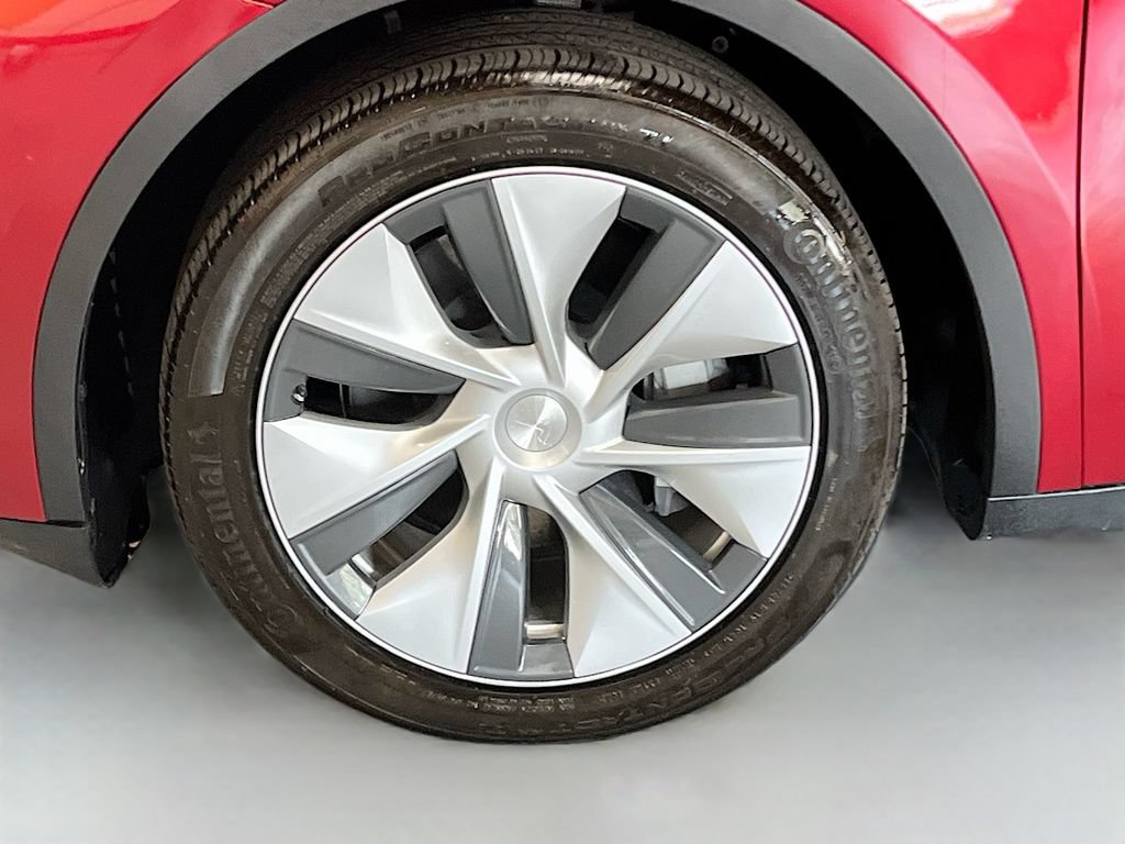 Used 2024 Tesla Model Y Long Range AWD/4WD image 30