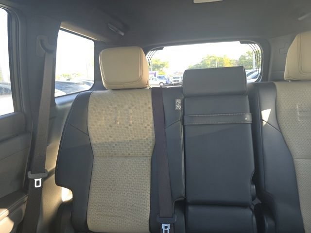 Used 2024 Lexus GX 550 AWD/4WD image 18