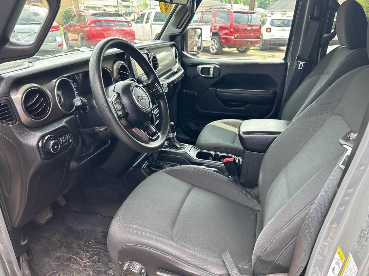 Used 2018 Jeep Wrangler Unlimited Sport image 7