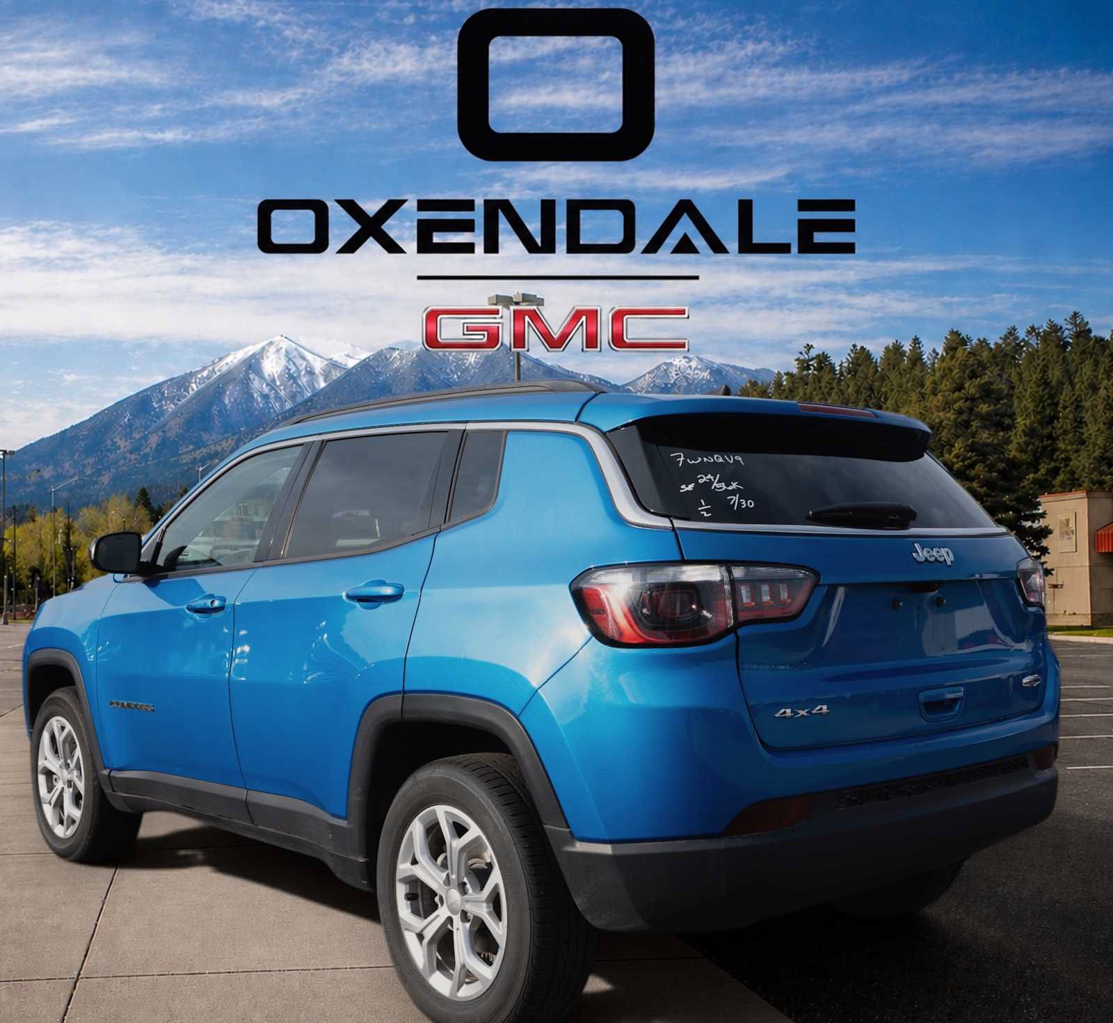 Used 2024 Jeep Compass Latitude AWD/4WD image 5