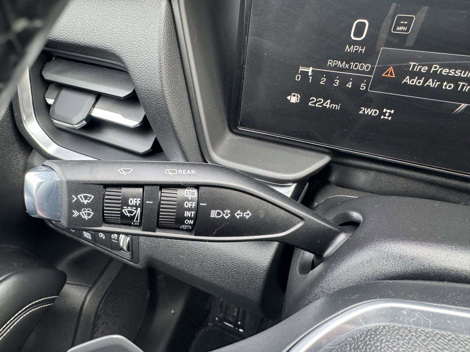 Used 2025 GMC Terrain Elevation image 27