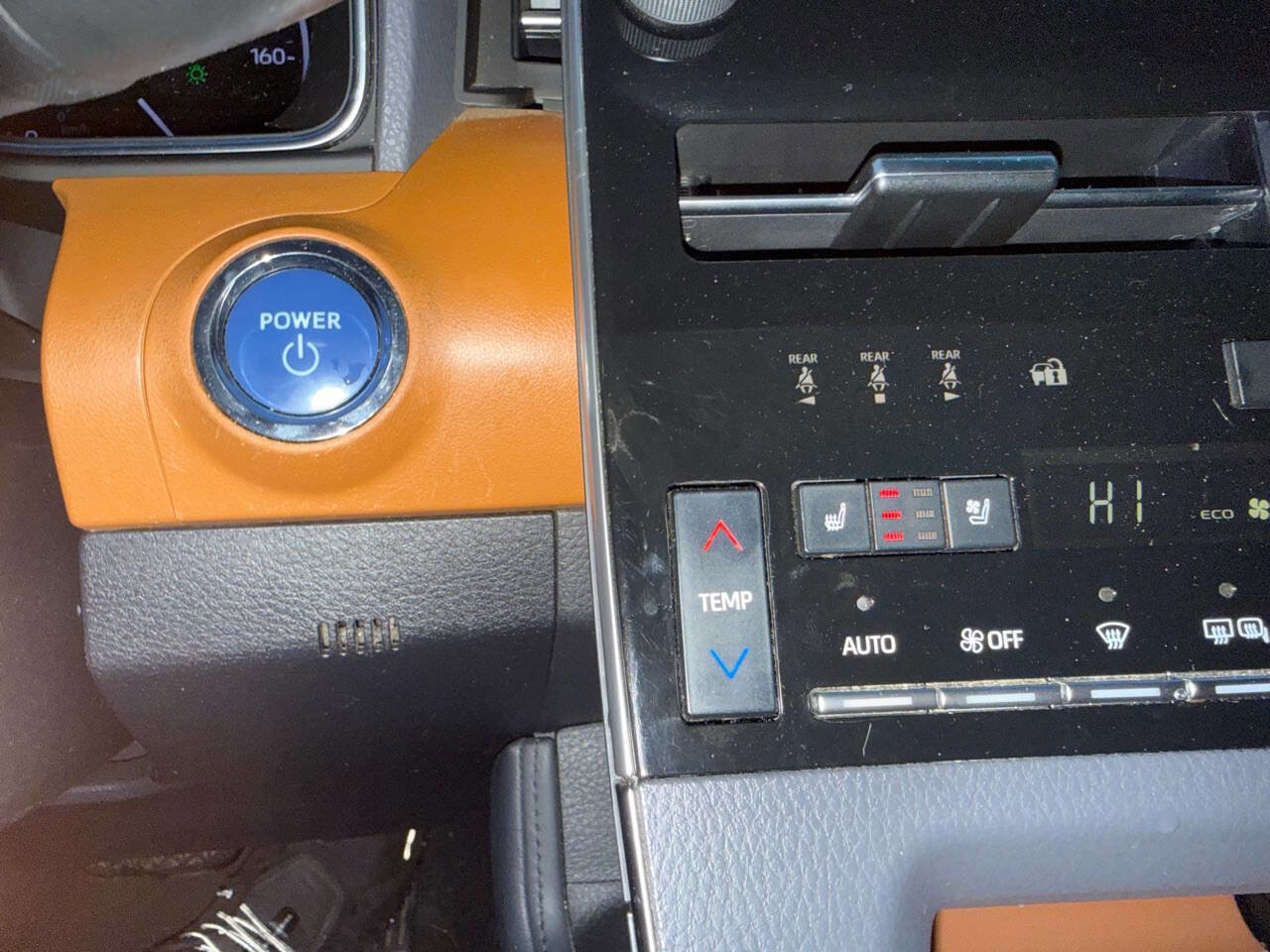 Used 2019 Toyota Avalon Limited w/ Advanced Safety Package image 16