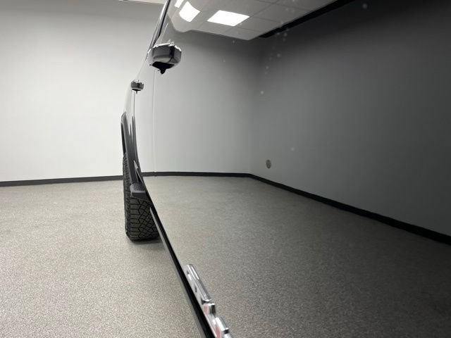 Used 2024 GMC Sierra 2500 AT4X AWD/4WD image 20
