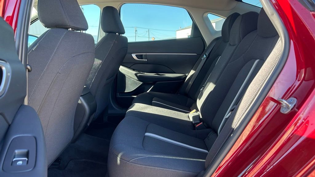Used 2025 Hyundai Sonata SE image 18