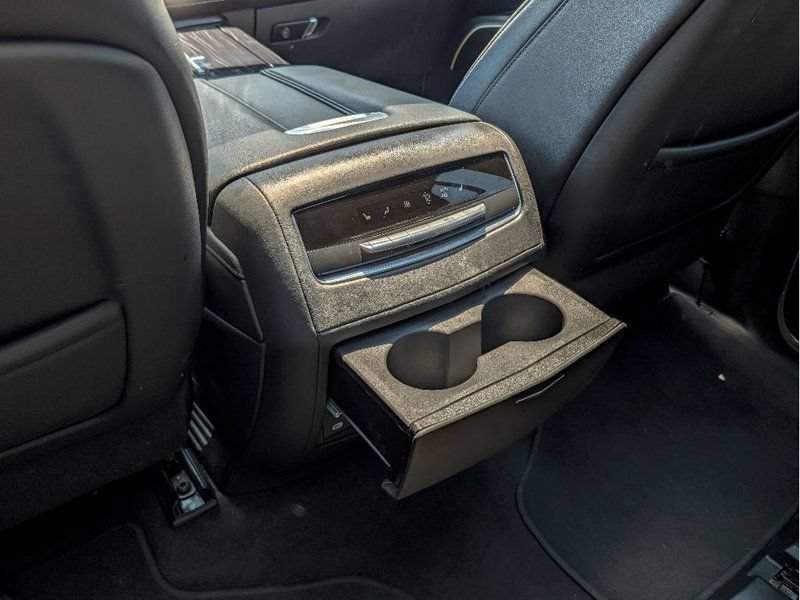 Used 2023 Cadillac Escalade Sport AWD/4WD image 31