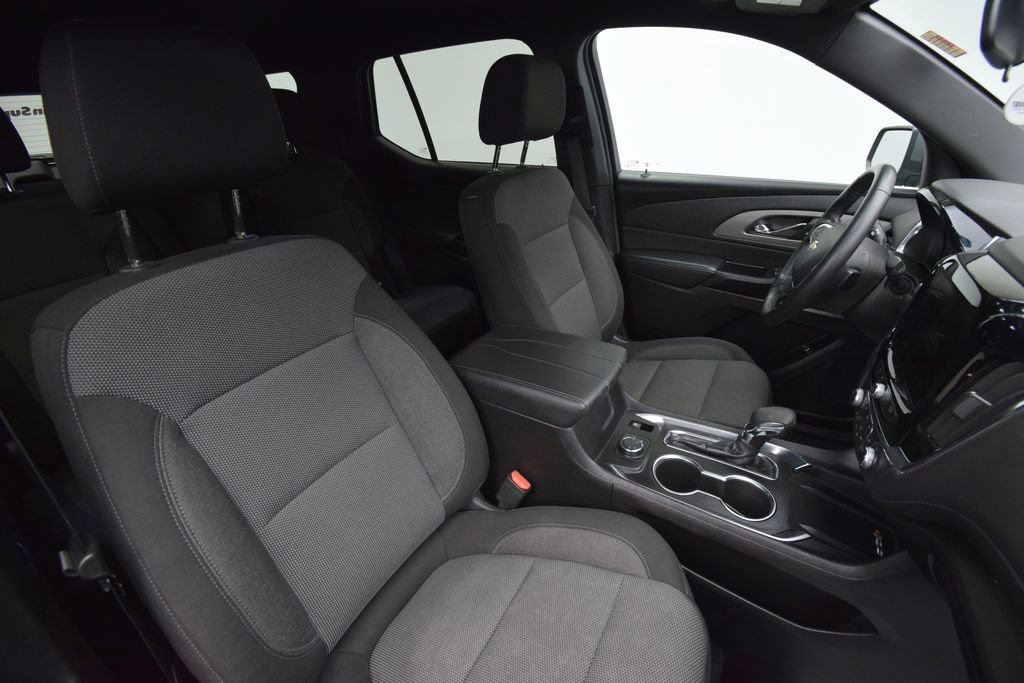 Used 2023 Chevrolet Traverse LT image 19