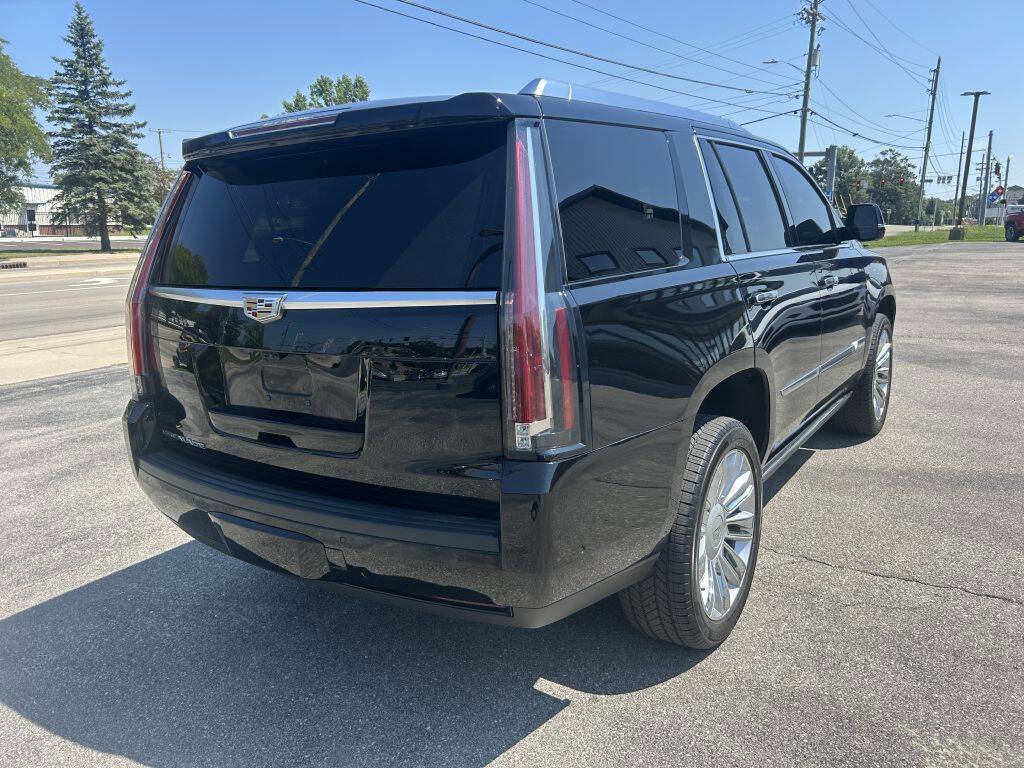 Used 2019 Cadillac Escalade Platinum image 3