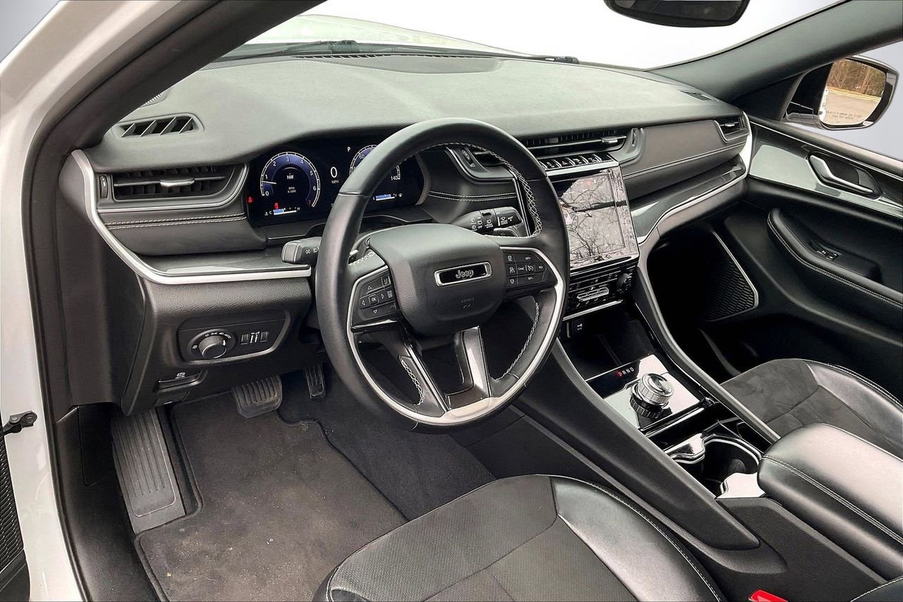 Certified 2022 Jeep Grand Cherokee L Laredo image 19