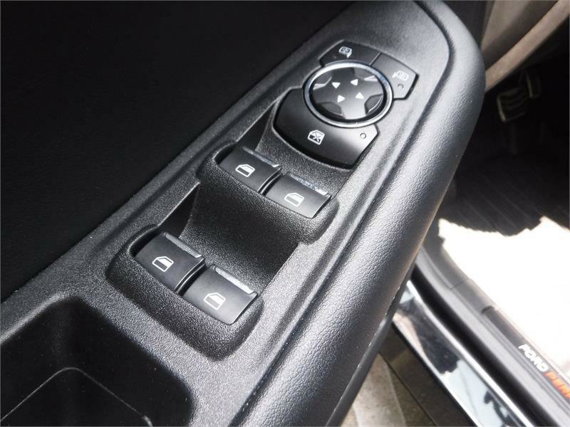 Used 2022 Ford Edge ST image 10